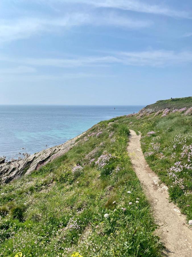 Pied A Terre Pour Des Vacances Au Bord De La Mer Le Conquet Luaran gambar